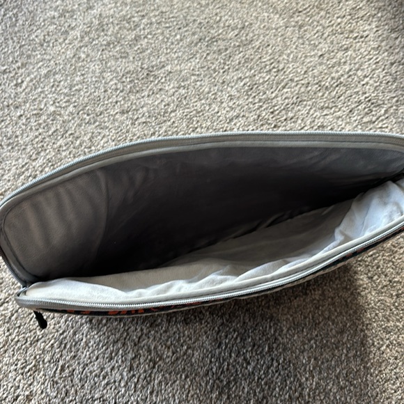 Computer case - Picture 4 of 4